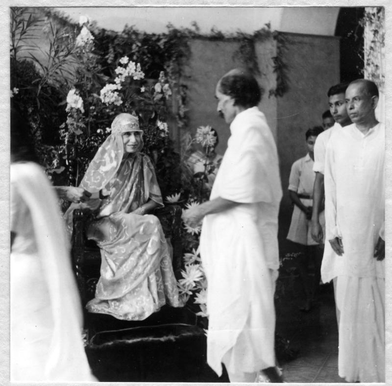 The Mother’s Photographs with the Early Inmates of Sri Aurobindo Ashram ...